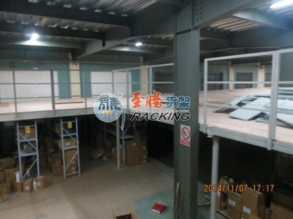 樓板為木板的閣樓鋼平臺(tái)