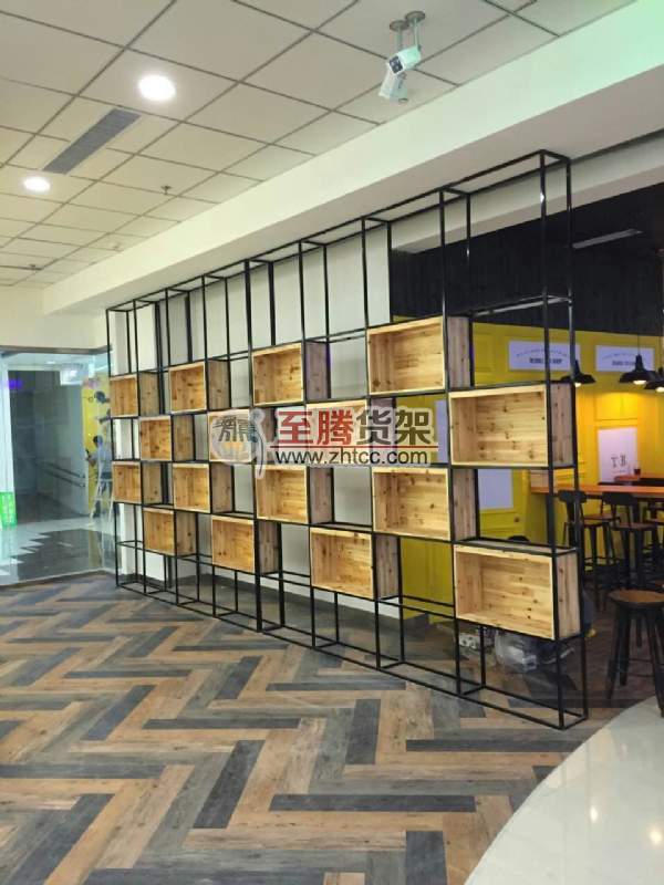 大創(chuàng)生活館展示貨架