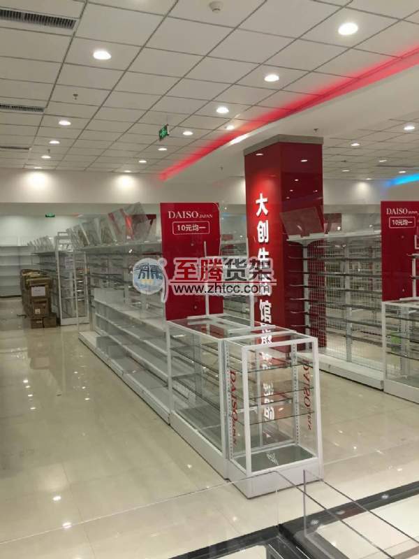 大創(chuàng)生活館展示貨架